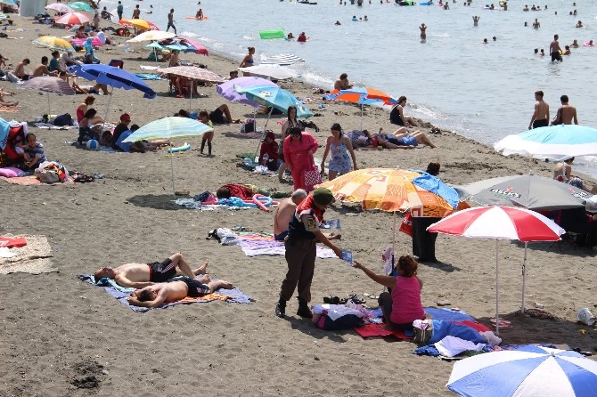 Jandarma Plaja İndi, Vatandaşları Uyardı