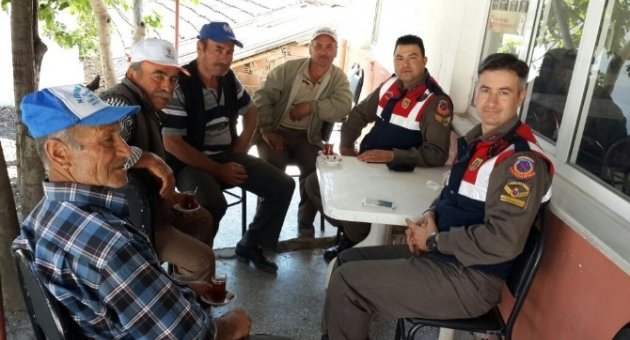Jandarma Trafik Ekipleri Çiftçileri Bilgilendirdi