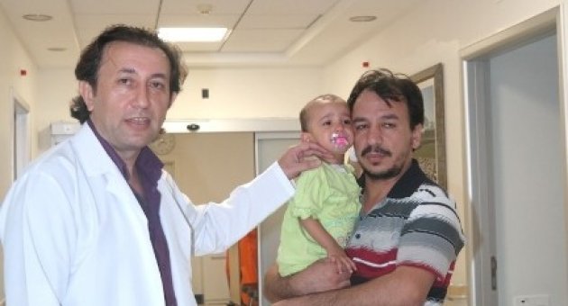 Kalbi Delik Melike’ye Dana Kalbinden Alınan Zar Nakledildi