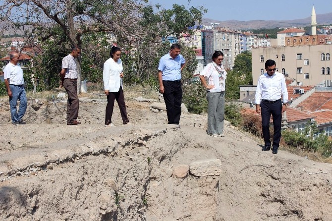Kalehöyük’de 2 Bin 500 Yıl Öncesi Tarihe Ulaşıldı