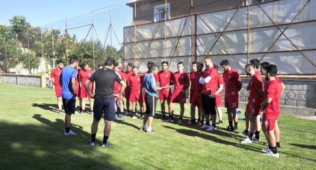 Karaman Belediyespor Yeni Sezonun İlk Antrenmanına Çıktı