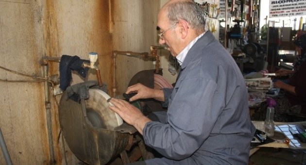 Kastamonu’da Bıçak Bileyicileri Kurban Mesaisine Erken Başladı