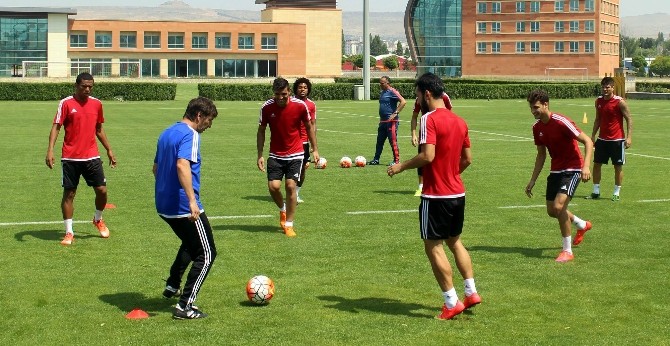 Kayserispor, Hazırlıklarına Ara Vermeden Devam Ediyor