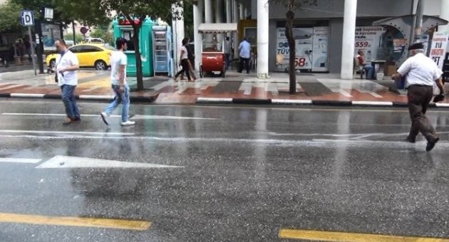Kısa Süren Yağmur Serinletti