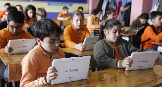 Kocaeli Büyükşehir 27 Bin 810 Tablet İçin İhaleye Çıkılacak
