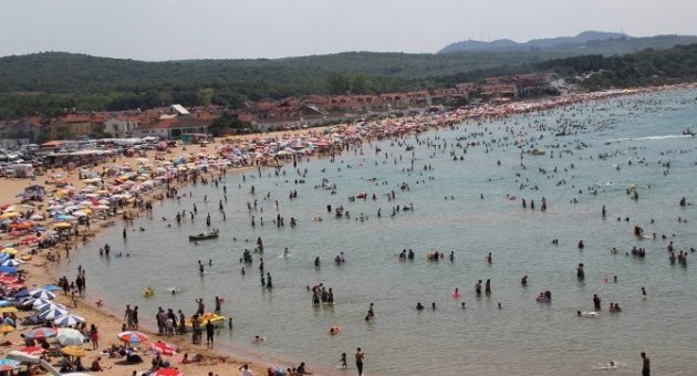 Kocaeli Plajları Tıklım Tıklım