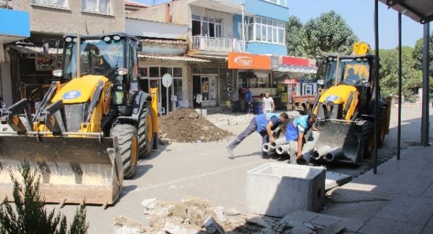 Koçarlı’da Başlatılan Alt Yapı Hamlesi Tüm Hızıyla Sürüyor