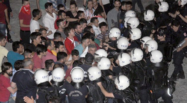 Terör protestoları sertleşiyor
