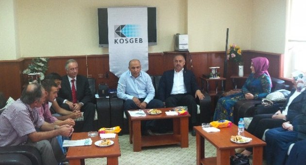 KOSGEB Tosya’da Genç Girişimcilere Belge Verdi