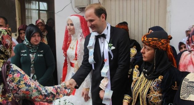 Köy Düğünleri Yeniden Canlanıyor