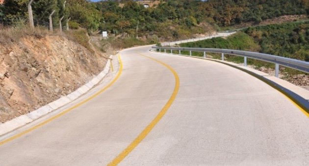 Köy Yolları Ağır Kış Şartlarına Hazırlanıyor