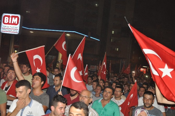 Kozanlı’lar Şehitler İçin Yürüdü