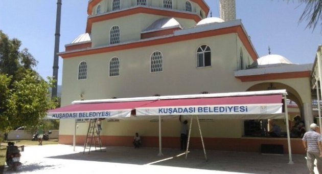 Kuşadası Camileri Bayrama Hazır