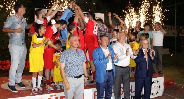Kütahya Protokolü, Güral Porselen’in Futbol Turnuvası’nda Buluştu
