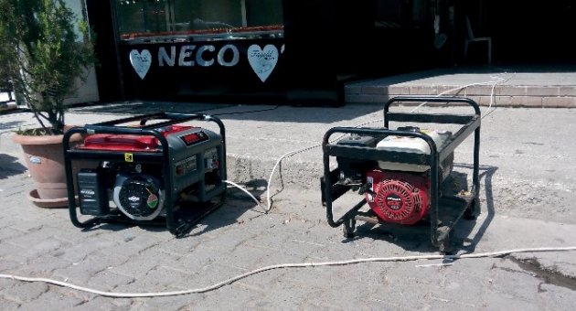 Lapseki Sokakları Jeneratör İle Doldu