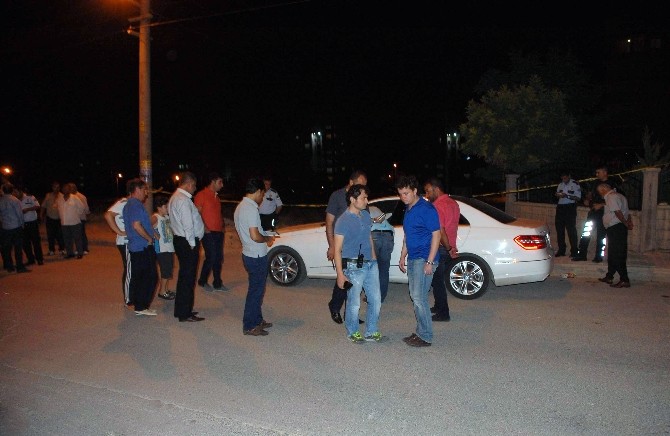Lüks Otomobile Silahlı Saldırı