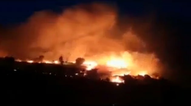 Tarihi Mardin Kalesi'nde yangın çıktı, tarih alevlere teslim oldu