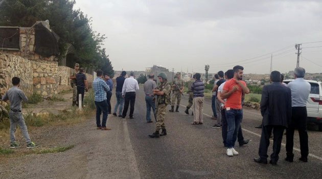 Mardin'de zırhlı askeri araca bombalı saldırı 2 yaralı