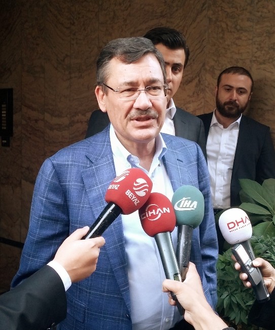 Melih Gökçek, Ahmet Hakan Coşkun’u Evinde Ziyaret Etti