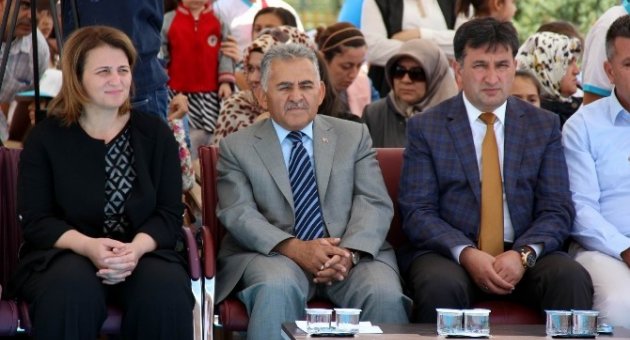 Melikgazi Belediyesi Yaz Okulları Öğrencileri Hünerlerini Sergiledi