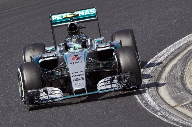 Mercedes Amg Petronas Podyumu Hedefliyor