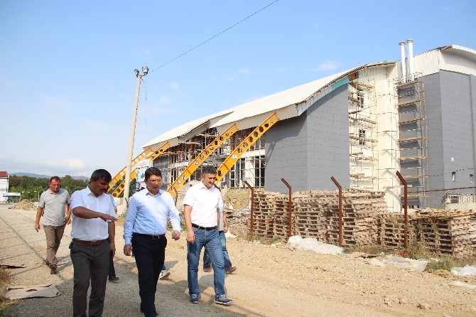 Milletvekili Yılmaz Tunç Bartın Kapalı Yüzme Havuzu İnşaatını İnceledi