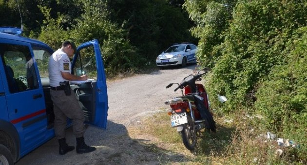 Motosiklet Devrildi: 2 Yaralı
