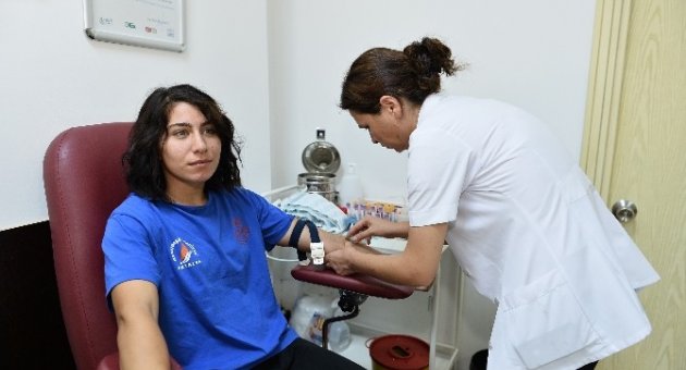 Muratpaşalı Sporcular, Sağlık Kontrolünden Geçti