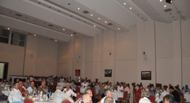 Muş’ta Özel İdare Çalışanları İftar Sofrasında Bir Araya Geldi