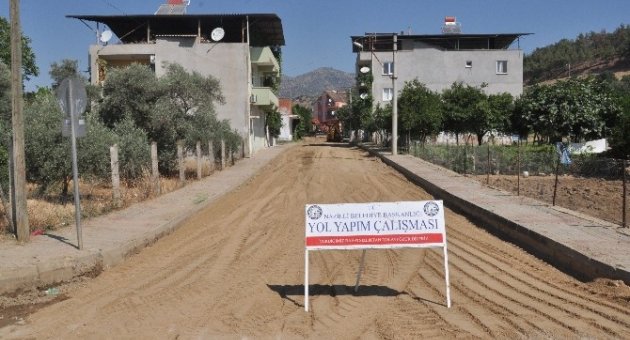 Nazilli Belediyesi İsabeyli Yollarını Güzelleştiriyor