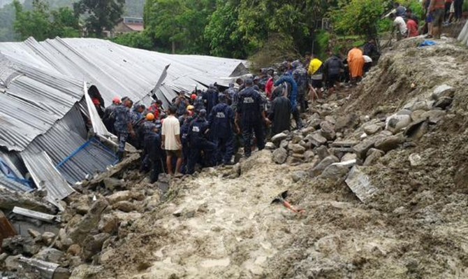 Nepal’de Toprak Kayması Can Aldı