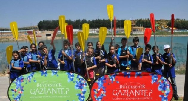 Öğrenciler Tatillerini Bu Kamplarda Değerlendiriyor