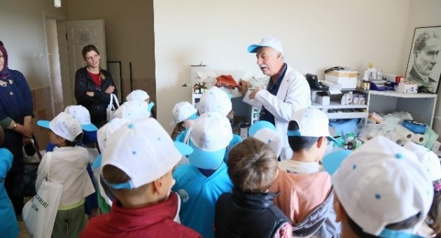 Öğrencilerden Kırklareli Hayvan Bakım Evine Ziyaret