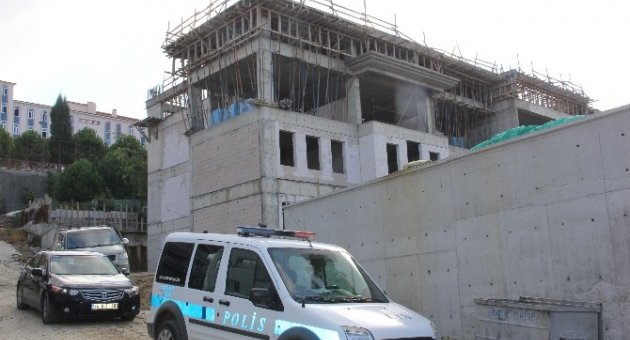 Okul İnşaatından Düşen İşçi Hayatını Kaybetti