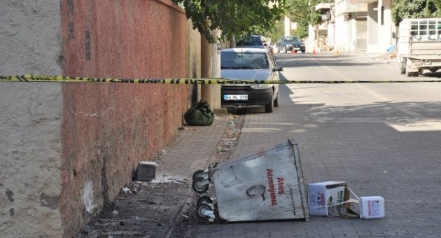 Okul Önüne Bırakılan Şüpheli Bohça, Korku Ve Paniğe Neden Oldu
