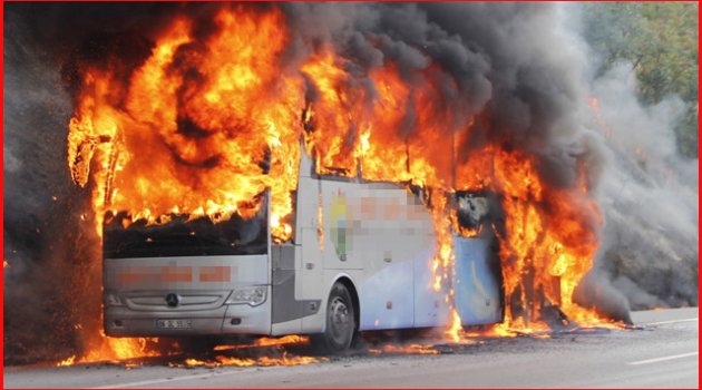 Otobüs Alev Alev Yandı
