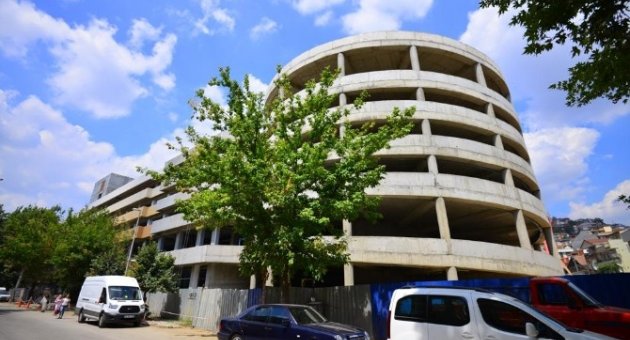 Otopark Ve Pazar Alanı Binası Son Şeklini Alıyor