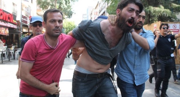 (Özel Haber) Pankartlarını Toplayan Polislerle Eylemciler Arasında Arbede