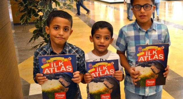 Piazza AVM’den Dünya Çocuk Günü’nde Hediye Yağmuru