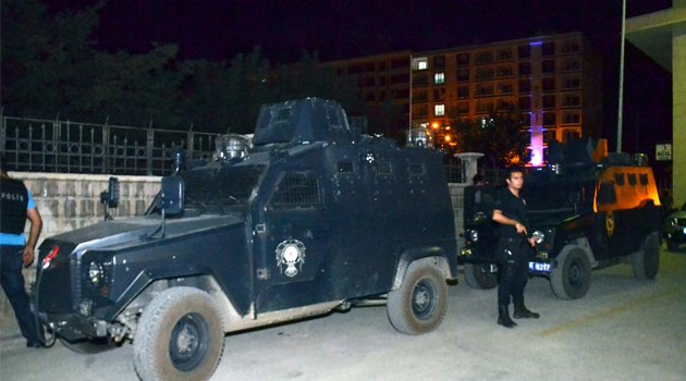 Polis lojmanlarına bombalı saldırı