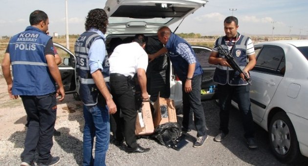 Polisten Kaçan Kamyonette 88 Bin Paket Kaçak Sigara Çıktı