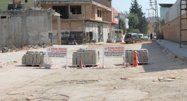 Reyhanlı’da Yollar Parke Taşı İle Kaplanıyor