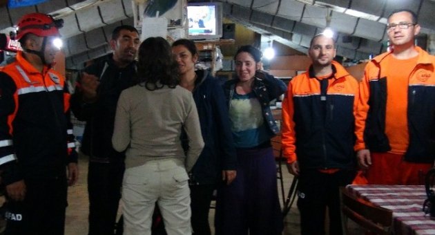 Rize’de Siste Kaybolan Turistler Kurtarıldı