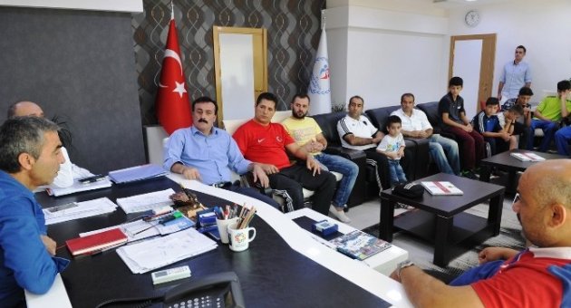 Şampiyon Boksörlerden İl Müdürü Yazıcı’ya Ziyaret