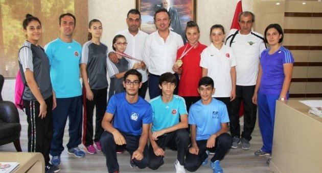 Şampiyonlardan Duman’a Ziyaret