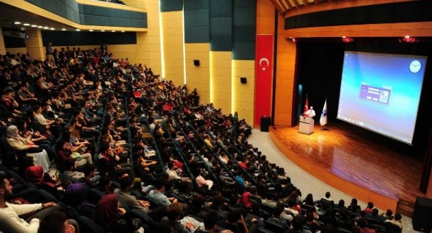 SAÜ’de Oryantasyon Programları Düzenlendi