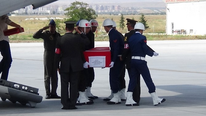 Şehit Astsubay Taştiken’in Cenazesi Konya’ya Getirildi