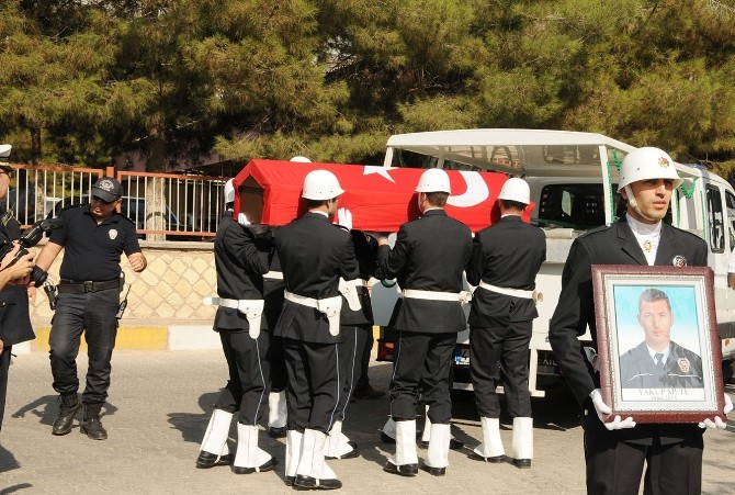 Şehit Polisin Cenazesinde Kürtçe Ağıtlar Yürekleri Dağladı