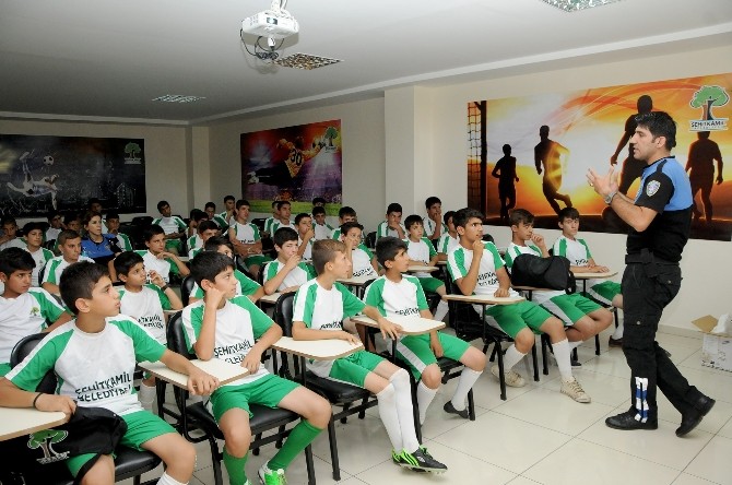 Şehitkamil’li Sporculara Sosyal Medya Eğitimi Verildi