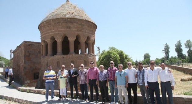 Şehzade Osmanoğlu, Ahlat’a Hayran Kaldı